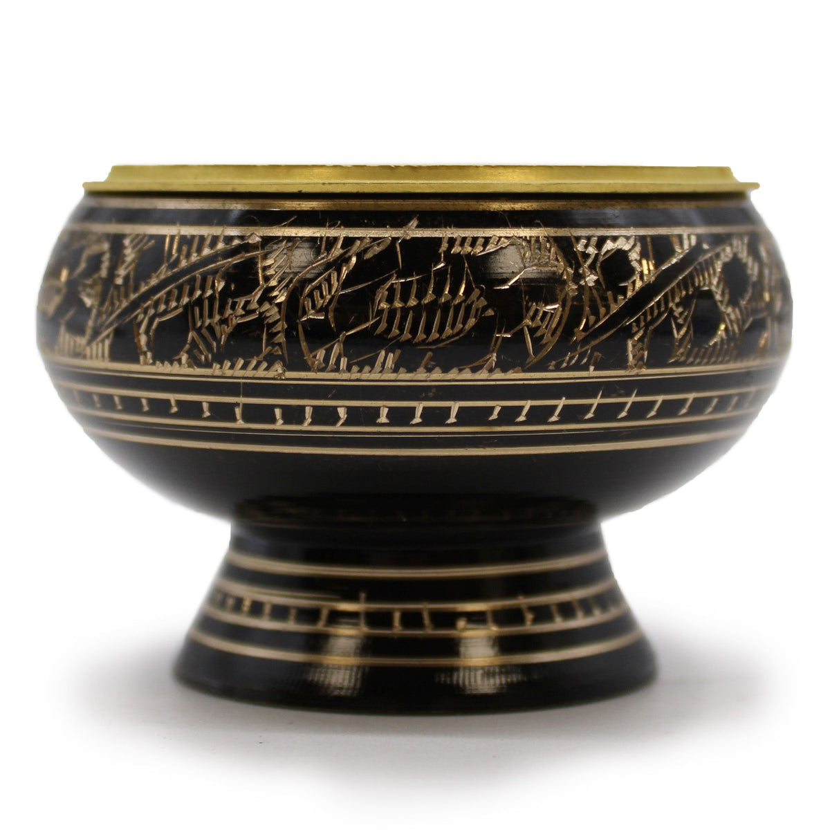 Elegant Brass Charcoal Burner with Intricate Design for Incense showcasing beautiful engravings, perfect for enhancing your home fragrance. Ideal as a Christmas gift, this charming product is designed for a delightful aromatic experience.