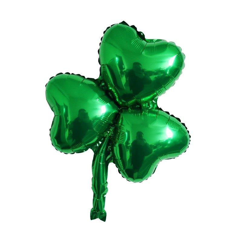 St Patrick's Day Balloons - 16-Piece Clover Decoration Set