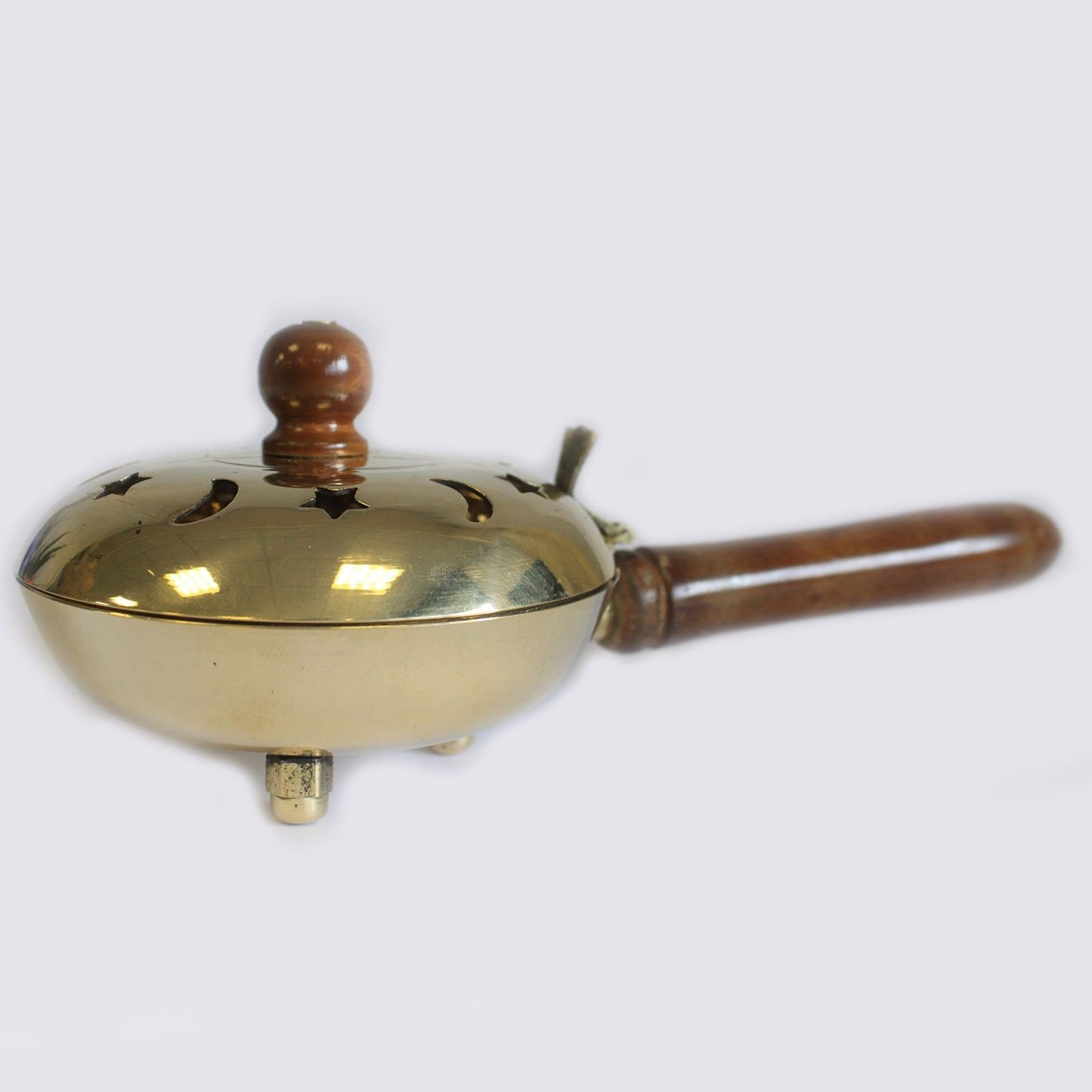 Side view of Brass Pentagram Incense Butler with Wooden Handle, illustrating its compact size and comfortable grip. Ideal for incense enthusiasts and as a thoughtful gift – Christmas Gift Home Fragrance