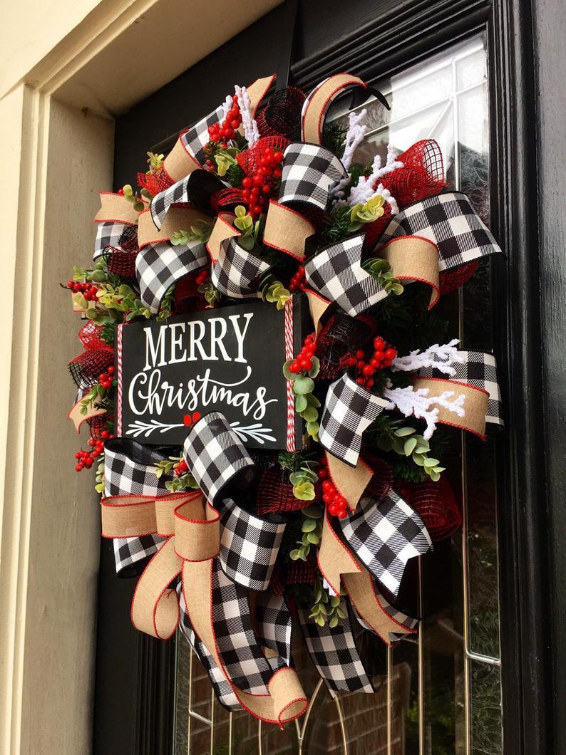 Christmas Bow Garland Decoration - Cake Pops Parties