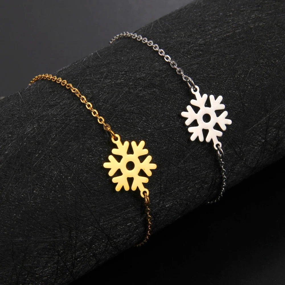 Christmas Snowflake Bracelet - Elegant Festive Accessory - Cake Pops Parties