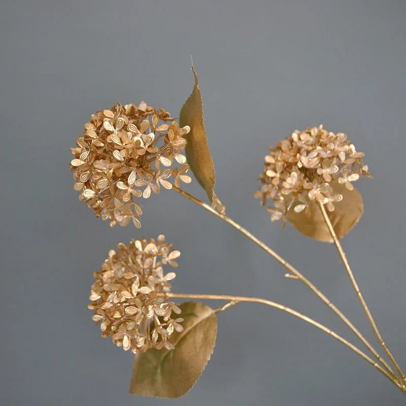 Golden Maple Leaf Christmas Decor - Cake Pops Parties