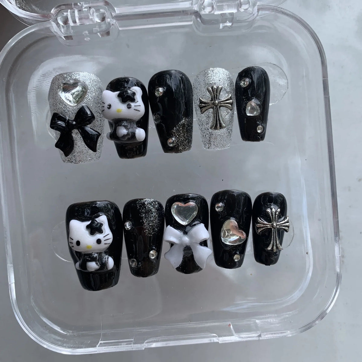 Hello Kitty Black Y2K Press On Nails 10pc DIY Short Minimalist - Cake Pops Parties