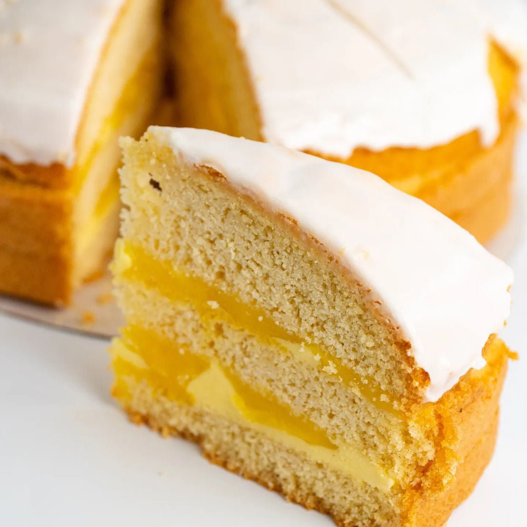 Round Lemon Drizzle Cake - Cake Pops Parties