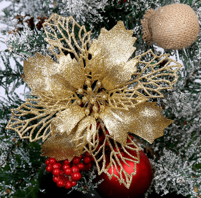 Sparkling Christmas Tree Wreath - Cake Pops Parties