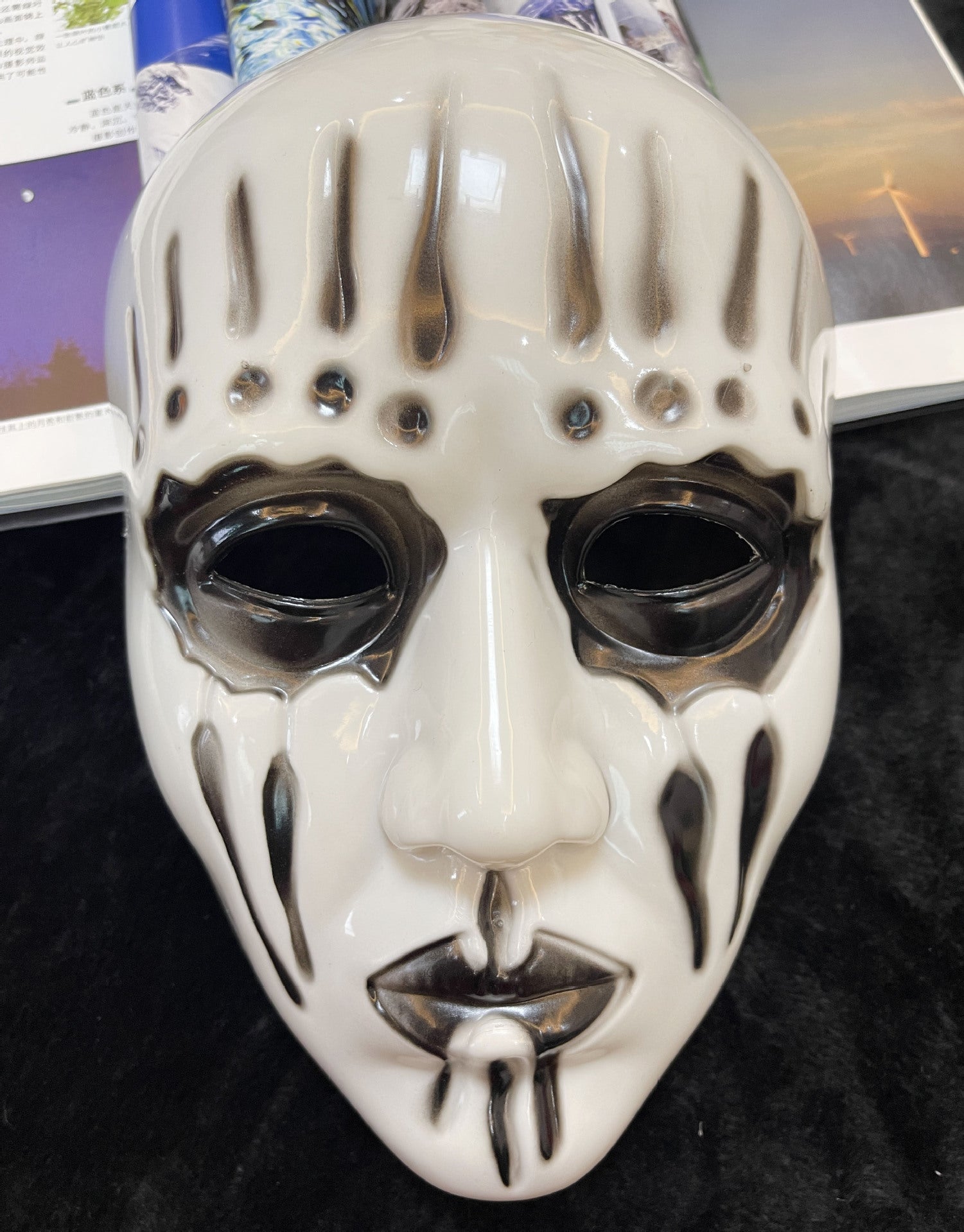 Spooky Halloween Film Theme Mask - Cake Pops Parties