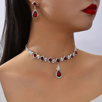 Vintage Rhinestone Necklace & Earrings Set - Cake Pops Parties