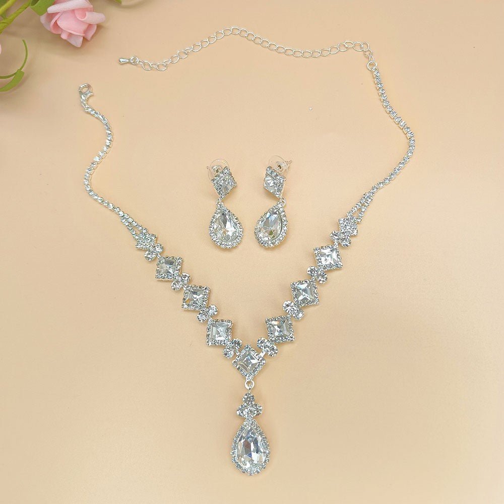 Vintage Rhinestone Necklace & Earrings Set - Cake Pops Parties