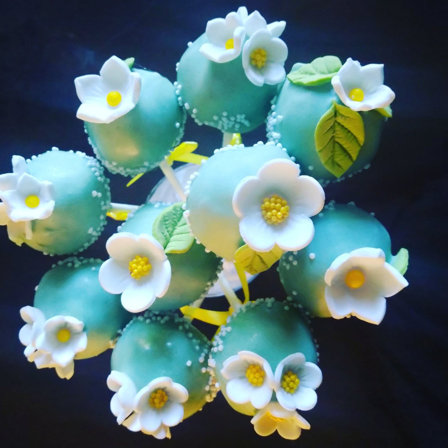 Floral Flowers Cake Pops - Cake Pops Parties